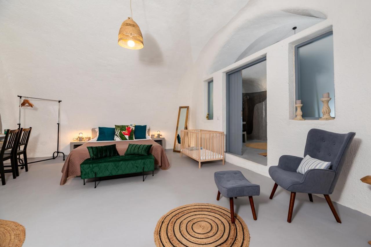 1812 Caves 'n Mansion Villa Karterados (Santorini)