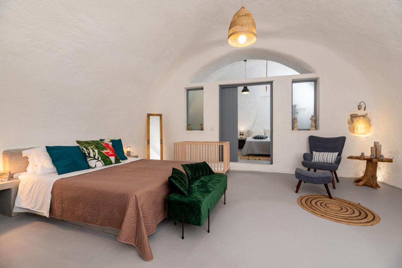 1812 Caves 'n Mansion Villa Karterados (Santorini)