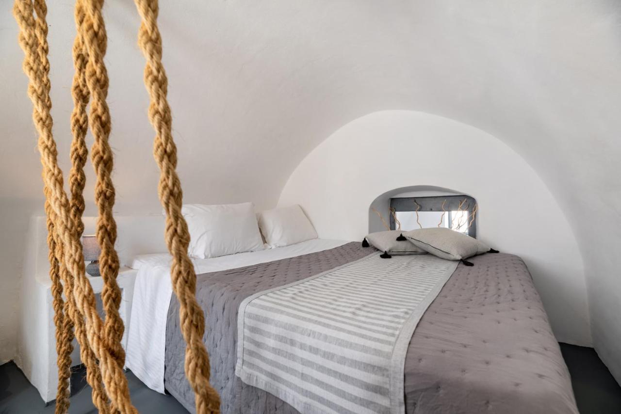 1812 Caves 'n Mansion * Karterados (Santorini)